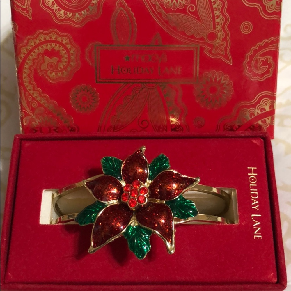 Beautiful poinsettia Christmas bracelet.